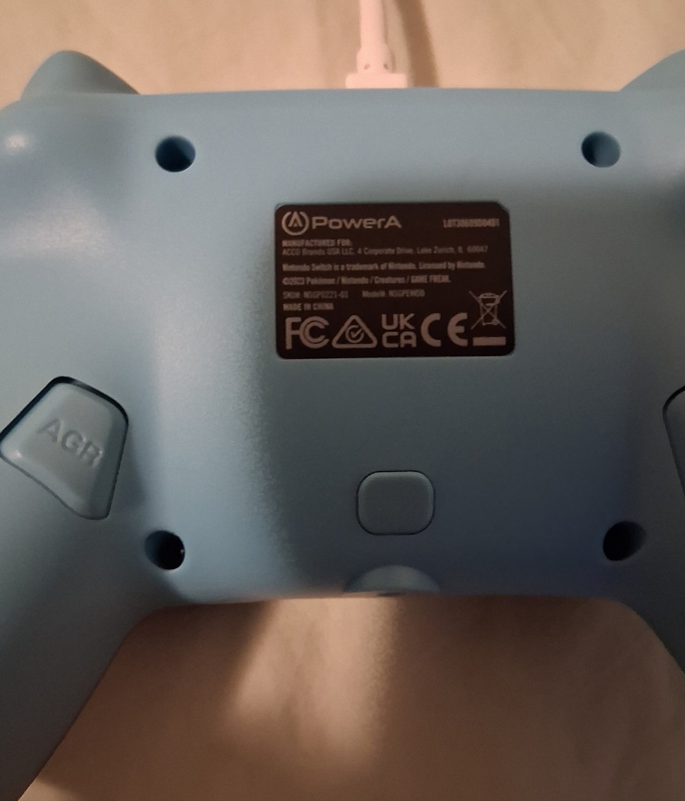 Nintendo Switch Wired Controller Pikachu Evolution. - Picture 3 of 5